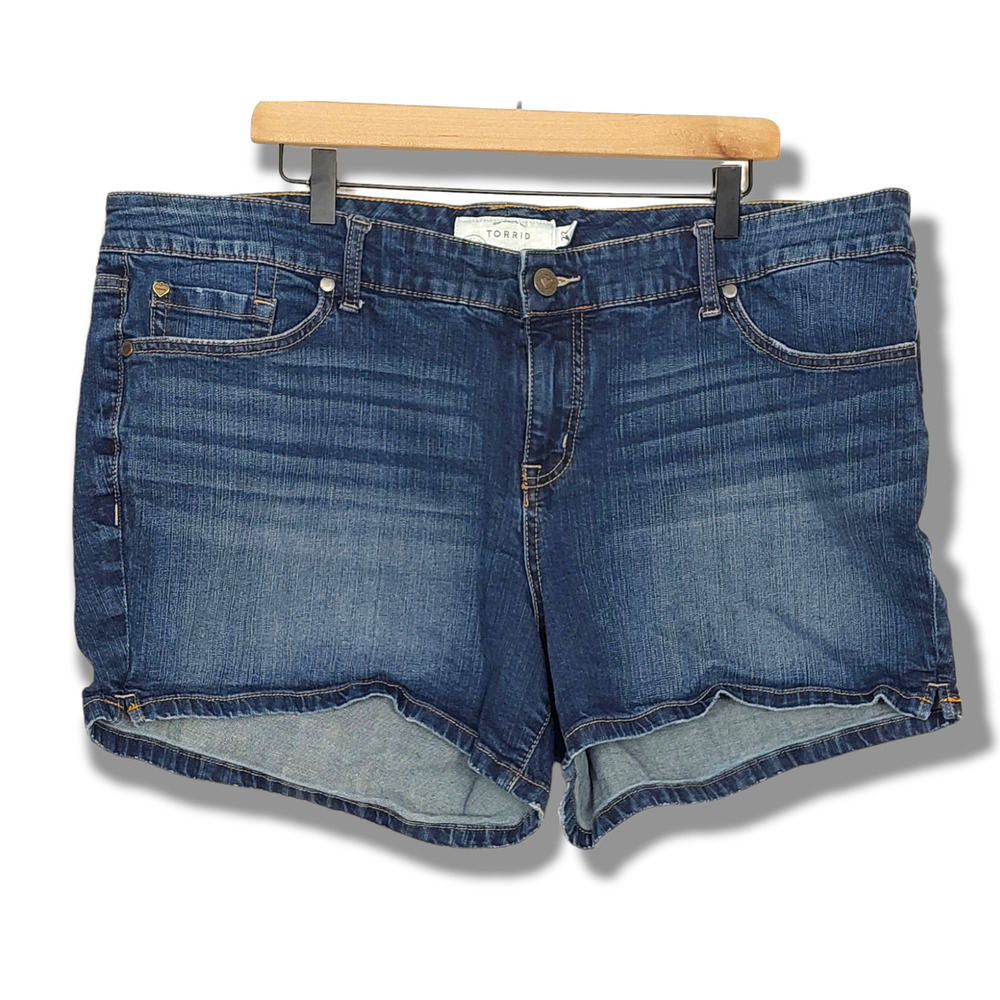 Torrid Low Rise Denim Jean Shorts Womens 22 Pre-Owned